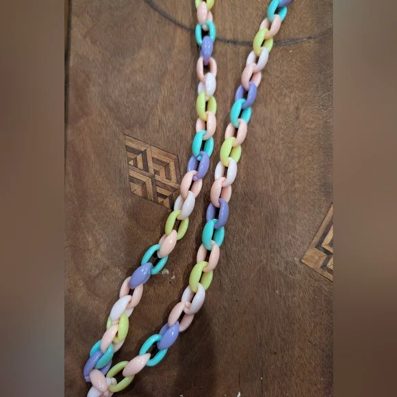 Colorful Chunky Chain Necklace - Picture 2 of 4